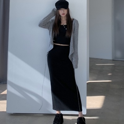 pinueロングスカート ☆M/L2サイズ☆美脚 深スリット インナーショートパンツ付き