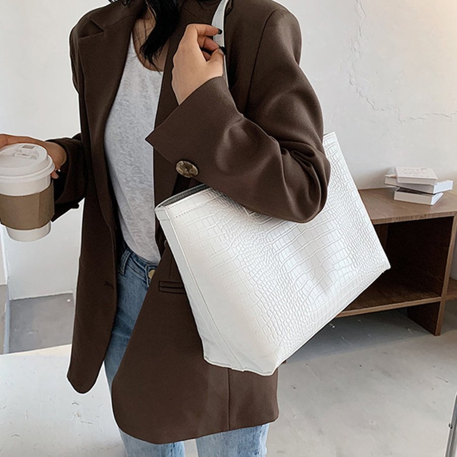 A4 トートバッグ クロコダイル柄 鞄 かばん ブラック ベージュ ライトブラウン ホワイト イエロ A4 トートバッグ クロコダイル柄 鞄 かばん ブラック ベージュ ライトブラウン ホワイト イエロ