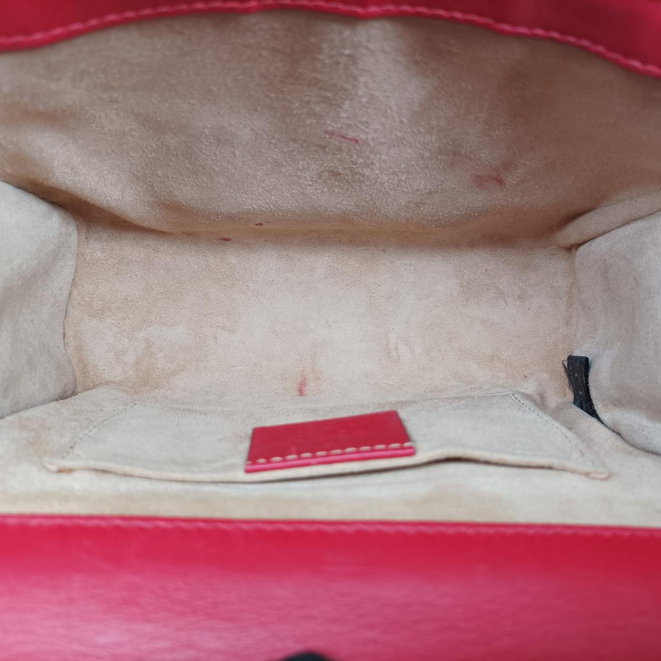 パドロックレッドレザー432182D021174160中古 パドロックレッドレザー432182D021174160中古