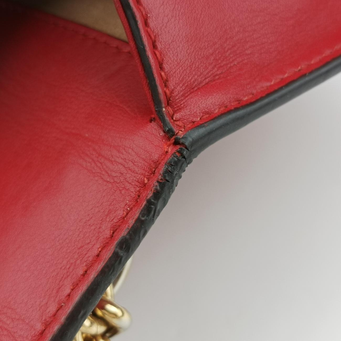 パドロックレッドレザー432182D021174160中古 パドロックレッドレザー432182D021174160中古