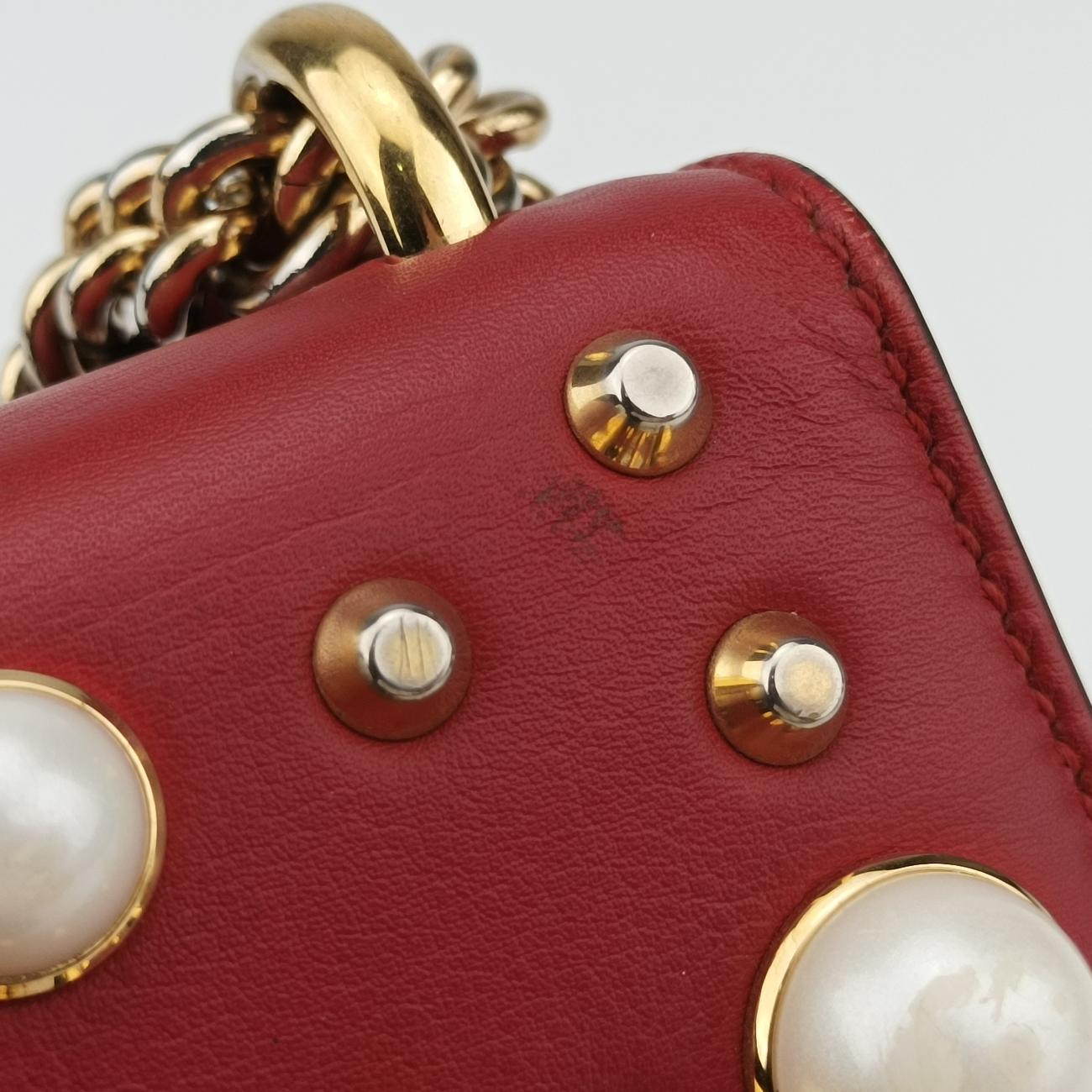 パドロックレッドレザー432182D021174160中古 パドロックレッドレザー432182D021174160中古