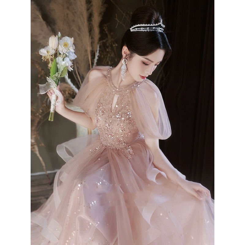 女性用ピンクのイブニングドレスライトラグジュアリーニッチハイエンドホルターネックウェディングドレス宴会ハイエンドホスト 女性用ピンクのイブニングドレスライトラグジュアリーニッチハイエンドホルターネックウェディングドレス宴会ハイエンドホスト