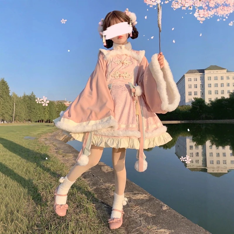 Lolita秋冬ベルベットワンピースロリータはスカートを着たことがある元日ワンピース新しい軍服がかわいい Lolita秋冬ベルベットワンピースロリータはスカートを着たことがある元日ワンピース新しい軍服がかわいい