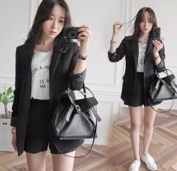 レディース ジャケット スーツ アウター 上着 ミドル丈 長袖 襟付き スーツカラー ポケット ボタン 大人可愛い きれいめ シンプル カジュアル 上品 おしゃれ かっこいい レトロ こなれ感 レディース ジャケット スーツ アウター 上着 ミドル丈 長袖 襟付き スーツカラー ポケット ボタン 大人可愛い きれいめ シンプル カジュアル 上品 おしゃれ かっこいい レトロ こなれ感