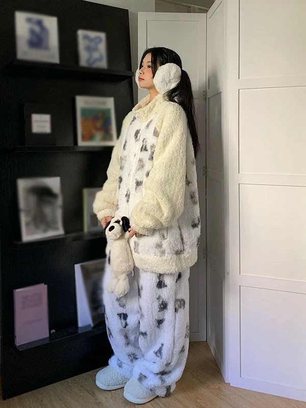 ルームウェア もこもこ モコモコパジャマ パジャマ 冬 長袖 上下セット 大きいサイズ 前開き 寝巻き 部屋着 暖かい あったか 着ぐるみ モコモコ 大人用 ふわふわ 動物 レディース 女性用 ガウン ルームウェア もこもこ モコモコパジャマ パジャマ 冬 長袖 上下セット 大きいサイズ 前開き 寝巻き 部屋着 暖かい あったか 着ぐるみ モコモコ 大人用 ふわふわ 動物 レディース 女性用 ガウン