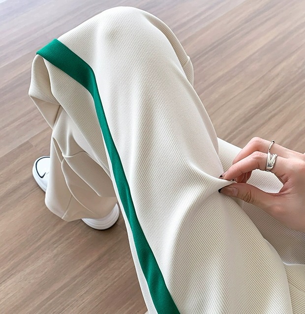 スポーツウエア ジャージ サイドライン 運動 ウエストゴム パンツ スウェット フレアワンピース ロング丈 スリム 細身 ストレート スマート 伸縮性 かわいい シンプル カジュアル 大人 こなれ感