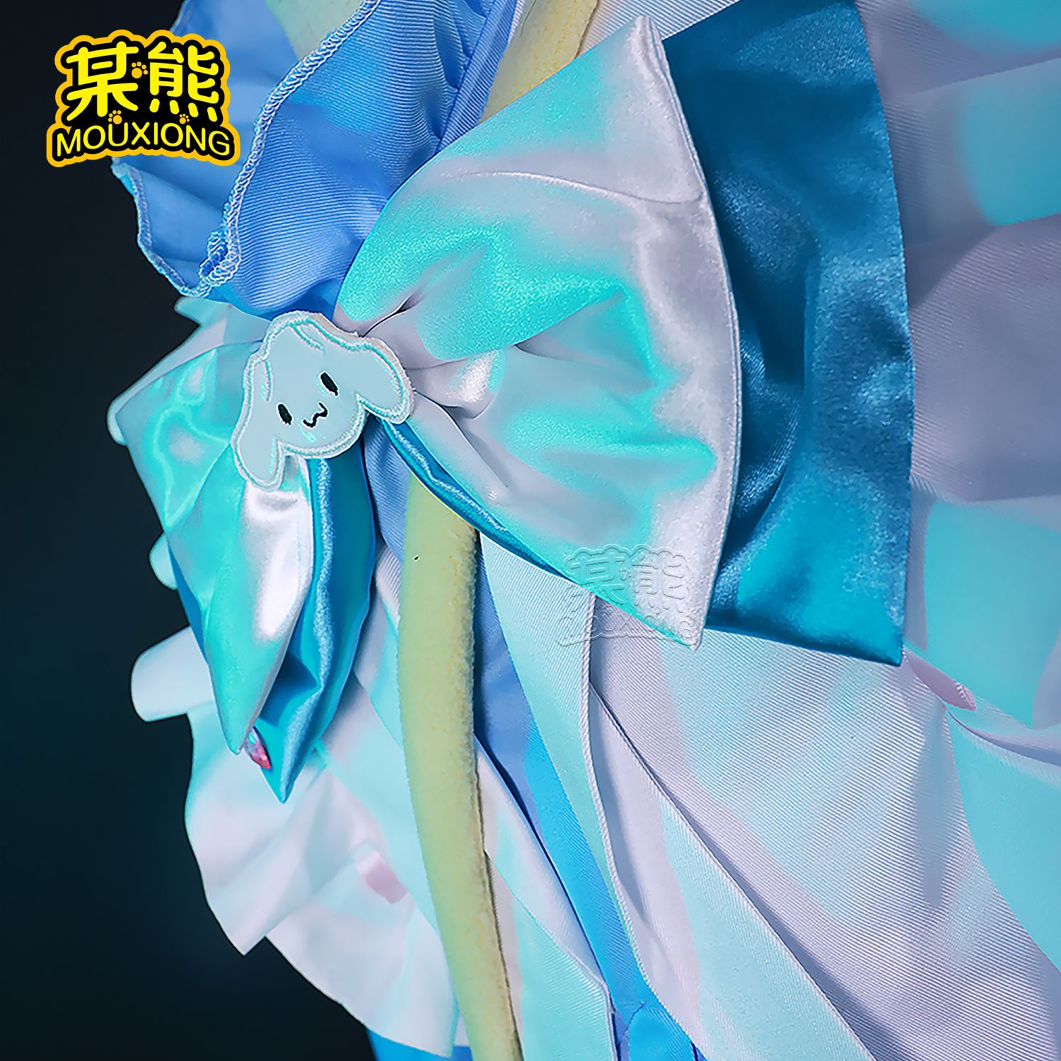 Identity Vアイデンティティ V庭師エマウッズとジョセフにつながるクマの 大きな耳の犬スーツ