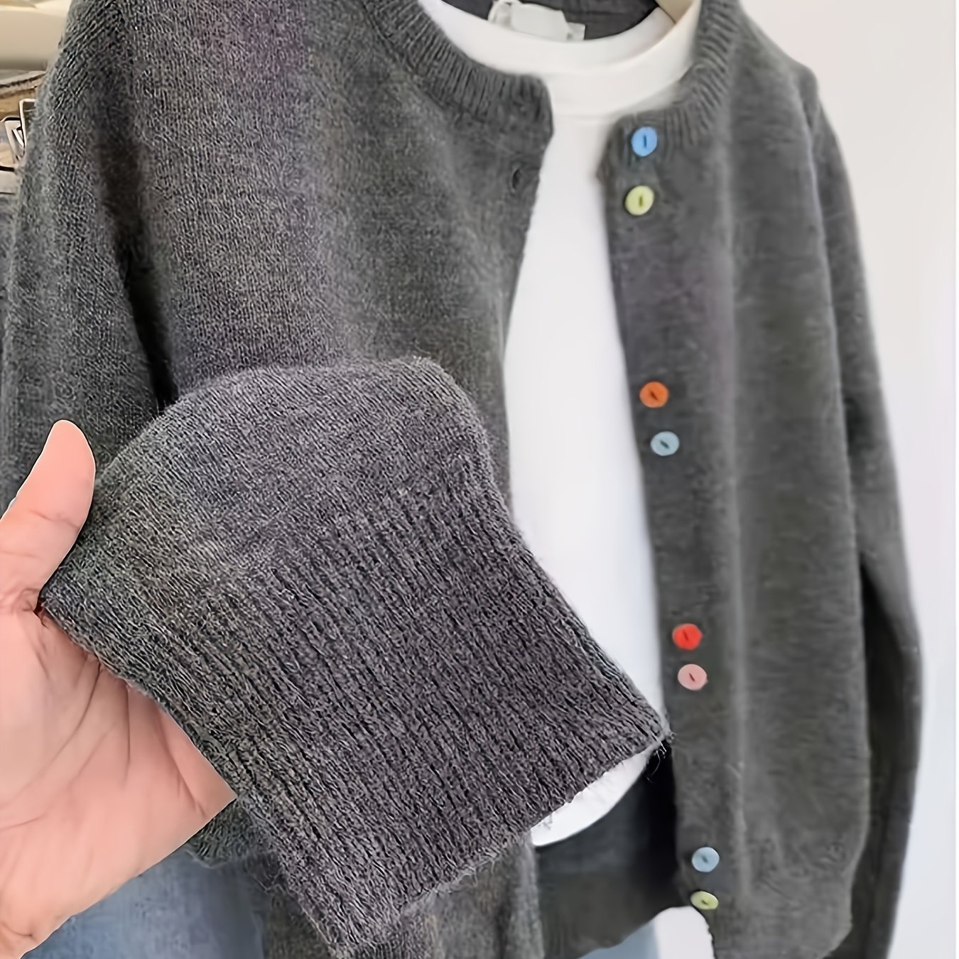 カラフルボタン付き グレー レディース カジュアルカーディガン ラウンドネック オープンフロント ソフト オールシーズン レイヤリング 手洗い ドライクリーニング可 透けない生地 カラフルボタン付き グレー レディース カジュアルカーディガン ラウンドネック オープンフロント ソフト オールシーズン レイヤリング 手洗い ドライクリーニング可 透けない生地