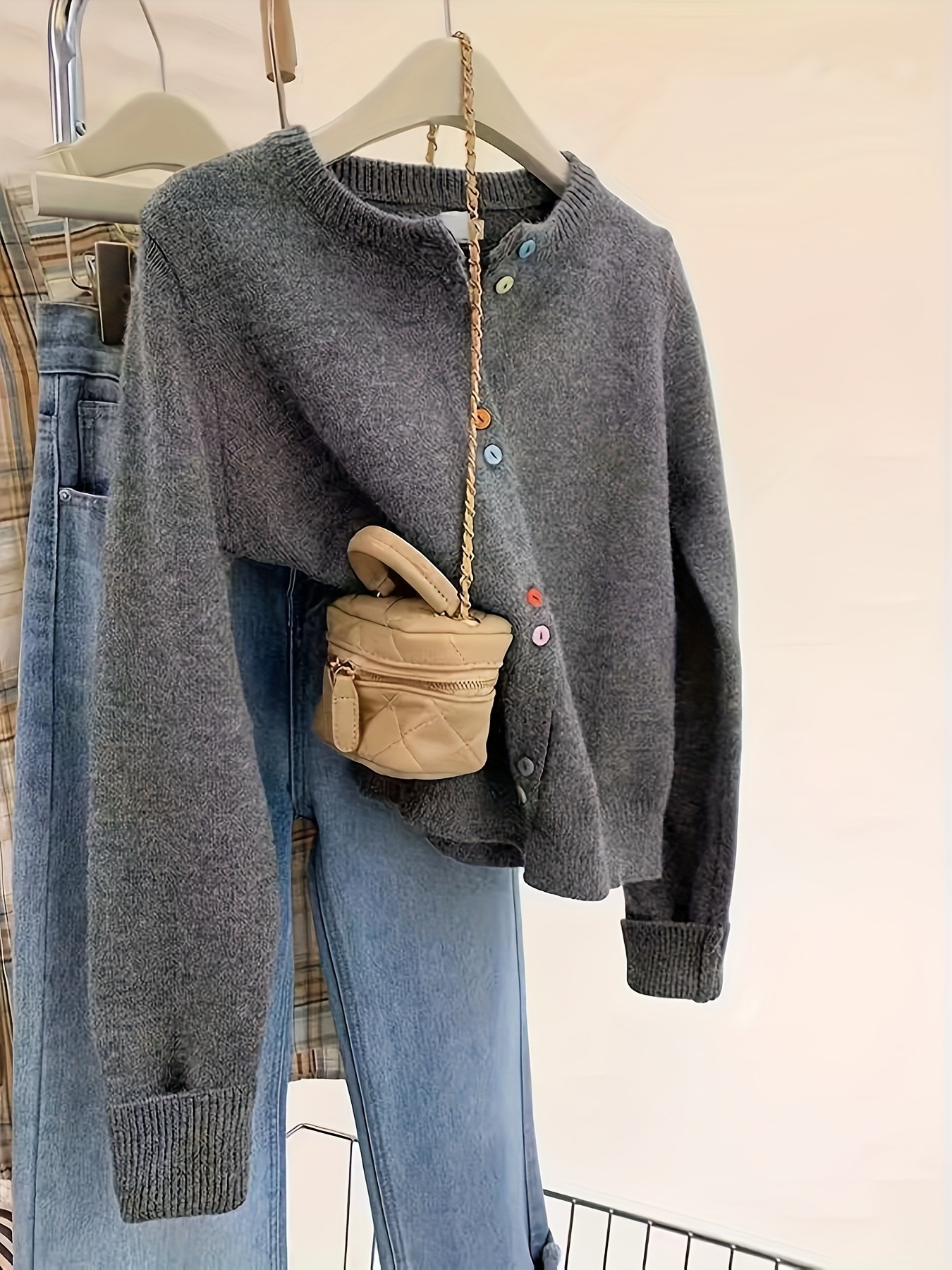 カラフルボタン付き グレー レディース カジュアルカーディガン ラウンドネック オープンフロント ソフト オールシーズン レイヤリング 手洗い ドライクリーニング可 透けない生地 カラフルボタン付き グレー レディース カジュアルカーディガン ラウンドネック オープンフロント ソフト オールシーズン レイヤリング 手洗い ドライクリーニング可 透けない生地