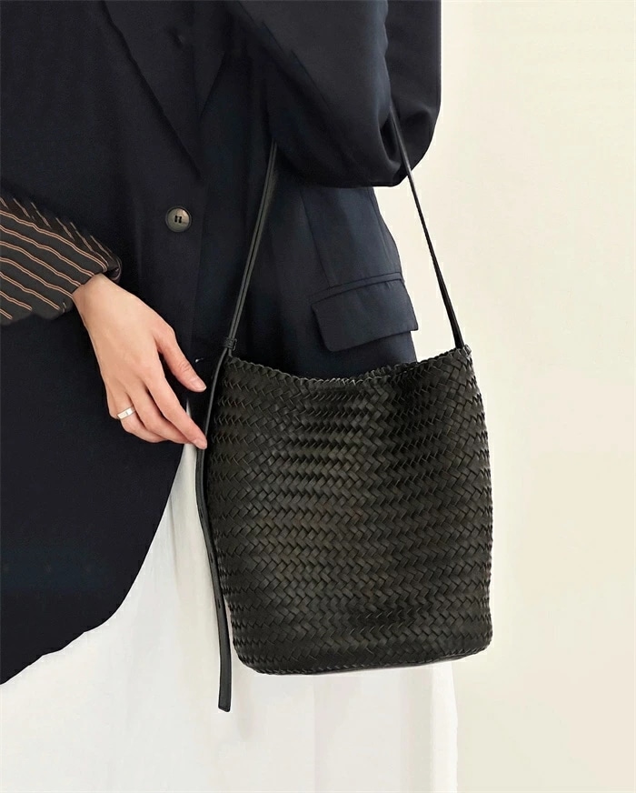 トートバッグ レディース バケツ型 バッグ 通勤バッグ 編みバッグ かごバッグ レザー ショルダーバッグ 斜め掛けバッグ 2way 肩掛け 軽量 バケツバッグ バケツ型バッグ ワンハンドルバッグ 柔ら