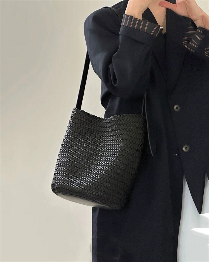 トートバッグ レディース バケツ型 バッグ 通勤バッグ 編みバッグ かごバッグ レザー ショルダーバッグ 斜め掛けバッグ 2way 肩掛け 軽量 バケツバッグ バケツ型バッグ ワンハンドルバッグ 柔ら