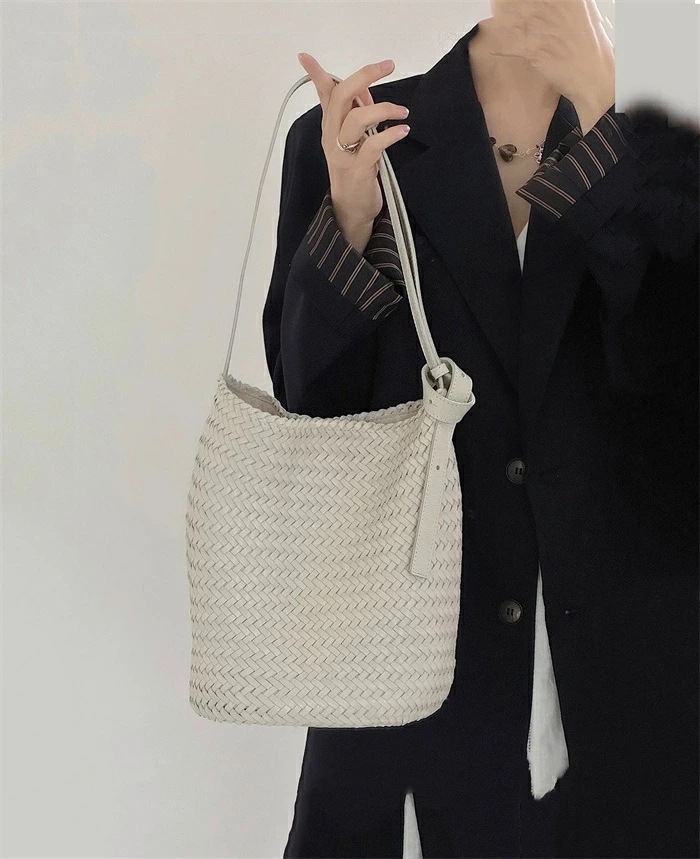 トートバッグ レディース バケツ型 バッグ 通勤バッグ 編みバッグ かごバッグ レザー ショルダーバッグ 斜め掛けバッグ 2way 肩掛け 軽量 バケツバッグ バケツ型バッグ ワンハンドルバッグ 柔ら