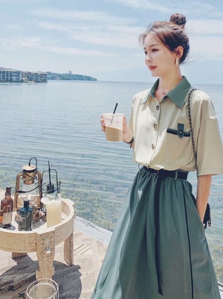 レトロ風 ワンピース ロング丈 袖あり 半袖 襟付き シャツカラー フレア デザイン ボタン 美ライン ニュアンス ベルト レイヤード バイカラー かわいい 大人可愛い きれいめ シンプル カジュアル レトロ風 ワンピース ロング丈 袖あり 半袖 襟付き シャツカラー フレア デザイン ボタン 美ライン ニュアンス ベルト レイヤード バイカラー かわいい 大人可愛い きれいめ シンプル カジュアル