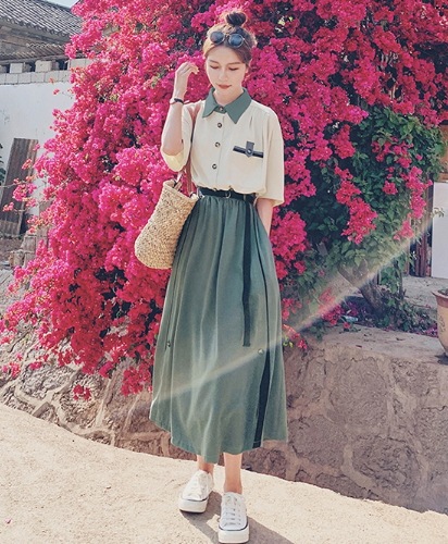 レトロ風 ワンピース ロング丈 袖あり 半袖 襟付き シャツカラー フレア デザイン ボタン 美ライン ニュアンス ベルト レイヤード バイカラー かわいい 大人可愛い きれいめ シンプル カジュアル レトロ風 ワンピース ロング丈 袖あり 半袖 襟付き シャツカラー フレア デザイン ボタン 美ライン ニュアンス ベルト レイヤード バイカラー かわいい 大人可愛い きれいめ シンプル カジュアル