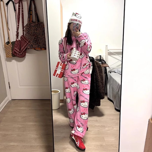 Qoo10] 【3日内出荷】キティちゃん パジャマ ハ