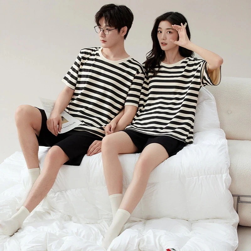 【2枚300 OFF】カップル ルームウェア セットアップ 夏 おしゃれ新作 パジャマ レディース 半袖 パジャマメンズ 快適 お肌に優しい 部屋着 シンプル 無地 ペアルック 二点セット 【2枚300 OFF】カップル ルームウェア セットアップ 夏 おしゃれ新作 パジャマ レディース 半袖 パジャマメンズ 快適 お肌に優しい 部屋着 シンプル 無地 ペアルック 二点セット