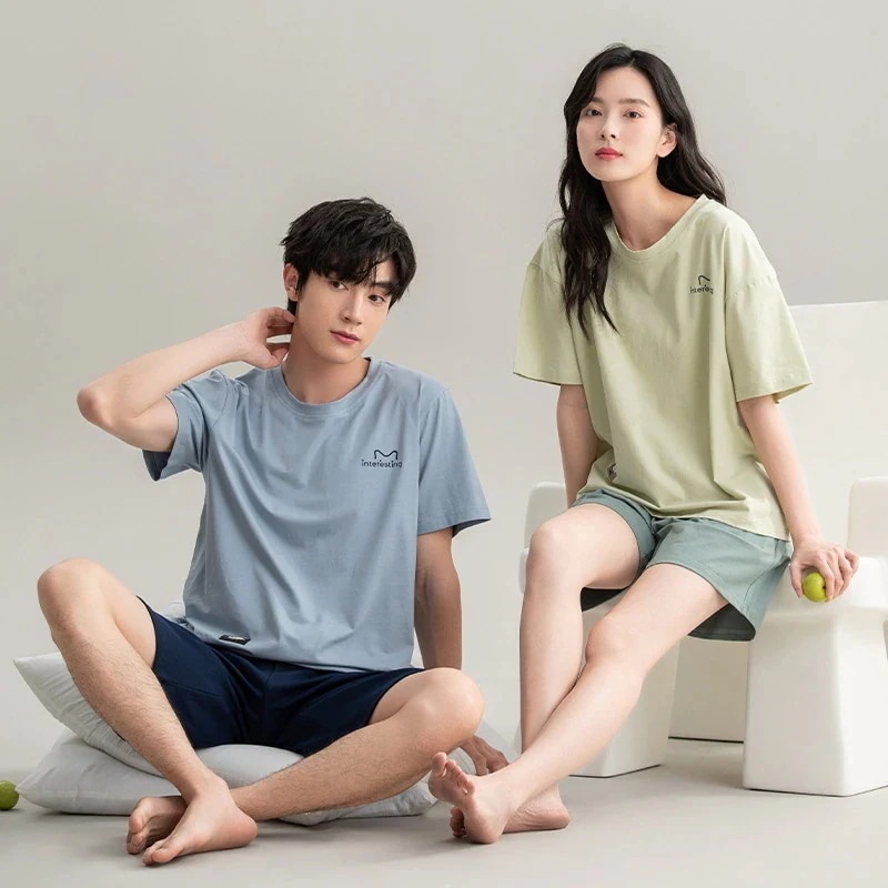 【2枚300 OFF】カップル ルームウェア セットアップ 夏 おしゃれ新作 パジャマ レディース 半袖 パジャマメンズ 快適 お肌に優しい 部屋着 シンプル 無地 ペアルック 二点セット 【2枚300 OFF】カップル ルームウェア セットアップ 夏 おしゃれ新作 パジャマ レディース 半袖 パジャマメンズ 快適 お肌に優しい 部屋着 シンプル 無地 ペアルック 二点セット