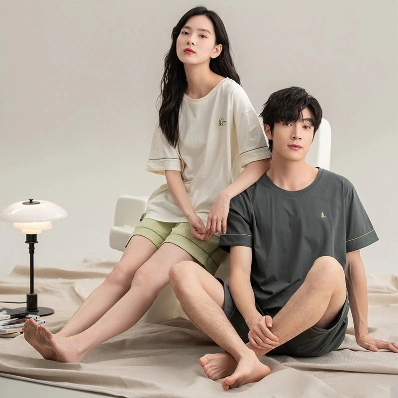 【2枚300 OFF】カップル ルームウェア セットアップ 夏 おしゃれ新作 パジャマ レディース 半袖 パジャマメンズ 快適 お肌に優しい 部屋着 シンプル 無地 ペアルック 二点セット 【2枚300 OFF】カップル ルームウェア セットアップ 夏 おしゃれ新作 パジャマ レディース 半袖 パジャマメンズ 快適 お肌に優しい 部屋着 シンプル 無地 ペアルック 二点セット