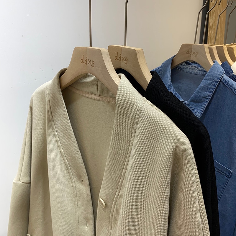 アウター ブルゾン 上着 長袖 Vネック 前開き ボタン ポケット ショート丈 かわいい 大人可愛い きれいめ シンプル 上品 おしゃれ かっこいい カジュアル こなれ感 個性的 主役級 存在感 アウター ブルゾン 上着 長袖 Vネック 前開き ボタン ポケット ショート丈 かわいい 大人可愛い きれいめ シンプル 上品 おしゃれ かっこいい カジュアル こなれ感 個性的 主役級 存在感