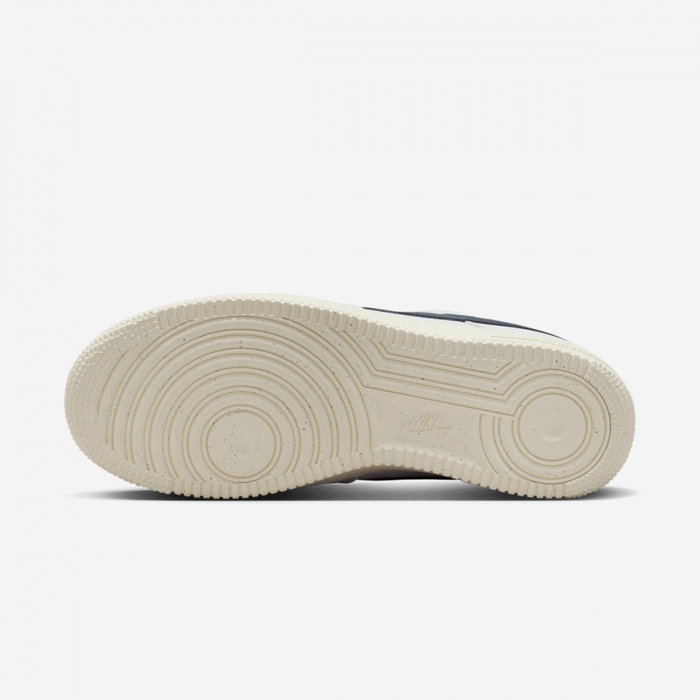 ナイキ W エアフォース 1 07 ナノホリー FZ6768 100 ナイキ W エアフォース 1 07 ナノホリー FZ6768 100