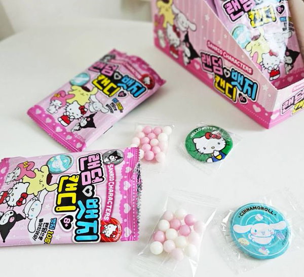 Qoo10] サンリオ 韓国お菓子 キャラクターズ ランダムバッ