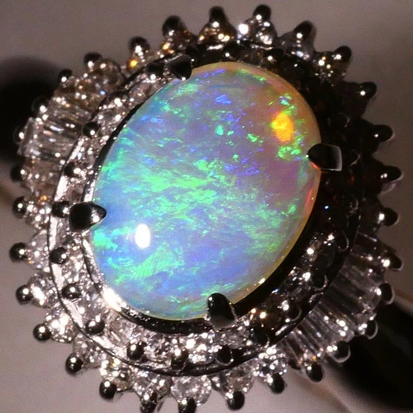 PT900 プラチナ リング 12.5号 オパール 0.61 ダイヤ 0.30 中古 PT900 プラチナ リング 12.5号 オパール 0.61 ダイヤ 0.30 中古