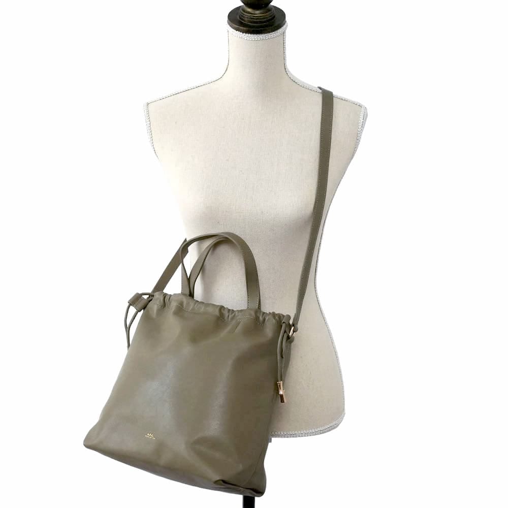 アーペーセー ショルダーバッグ トートバッグ レディース VERT TAUPE A.P.C. PUAAT-F61833-KAW PUAAT F61833 KAW アーペーセー ショルダーバッグ トートバッグ レディース VERT TAUPE A.P.C. PUAAT-F61833-KAW PUAAT F61833 KAW