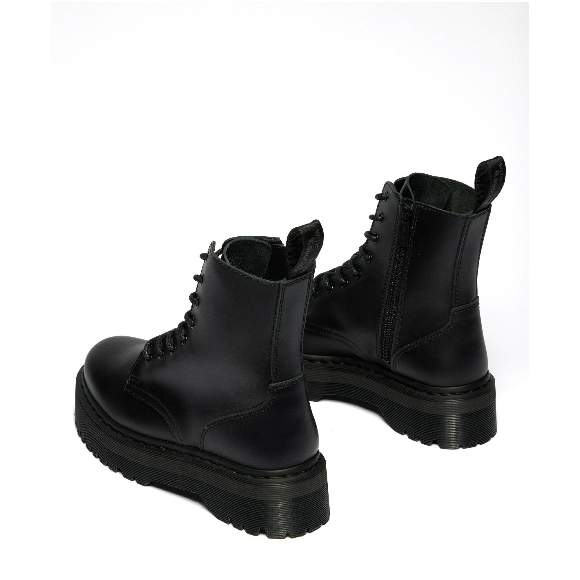 Qoo10] Dr.Martens 【公式】JADON MONO 8 ホール