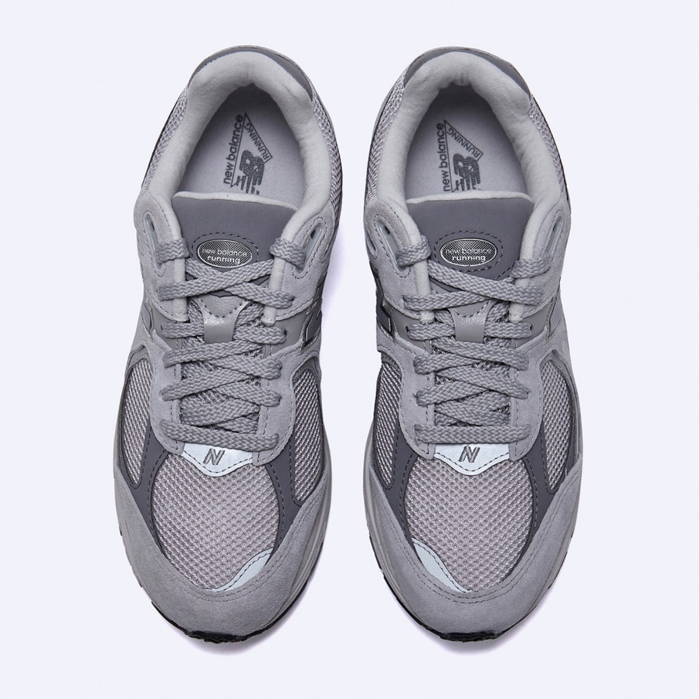 ニューバランス ML2002R0