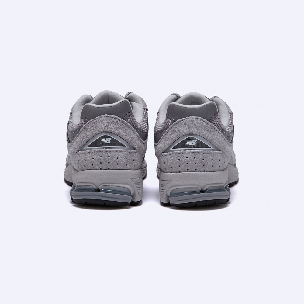 ニューバランス ML2002R0