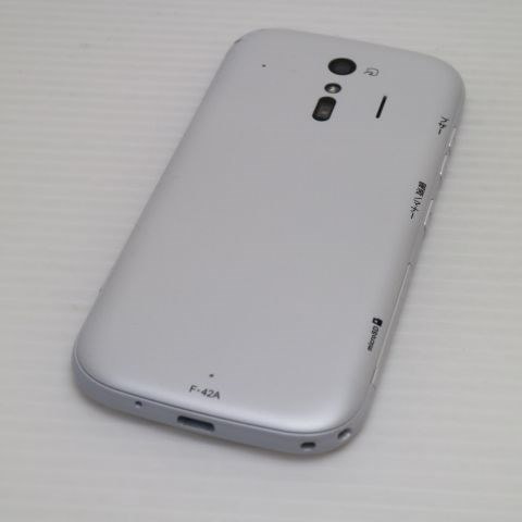 Qoo10] 新品同様 F-42A らくらくスマートフ