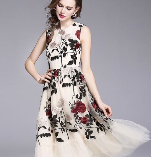 花柄ノースリーブワンピース ワンピース ミモレ丈 袖なし l ラウンドネック セミフレア レース 刺繍 かわいい 大人可愛い 大人 柄 花柄 春 夏 秋 10代 20代 30代 40代 50 花柄ノースリーブワンピース ワンピース ミモレ丈 袖なし l ラウンドネック セミフレア レース 刺繍 かわいい 大人可愛い 大人 柄 花柄 春 夏 秋 10代 20代 30代 40代 50