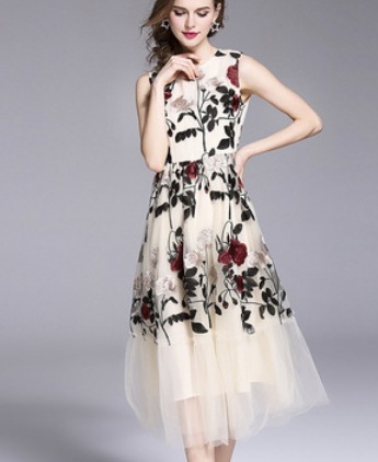 花柄ノースリーブワンピース ワンピース ミモレ丈 袖なし l ラウンドネック セミフレア レース 刺繍 かわいい 大人可愛い 大人 柄 花柄 春 夏 秋 10代 20代 30代 40代 50 花柄ノースリーブワンピース ワンピース ミモレ丈 袖なし l ラウンドネック セミフレア レース 刺繍 かわいい 大人可愛い 大人 柄 花柄 春 夏 秋 10代 20代 30代 40代 50