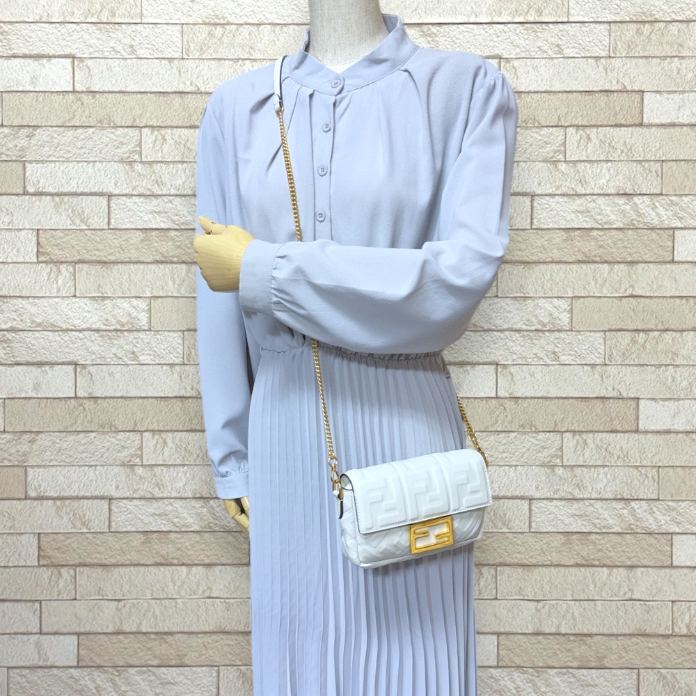 フェンディ バゲット ミニ ショルダーバッグ レザー 8BS017 ホワイト FENDI 中古 美品