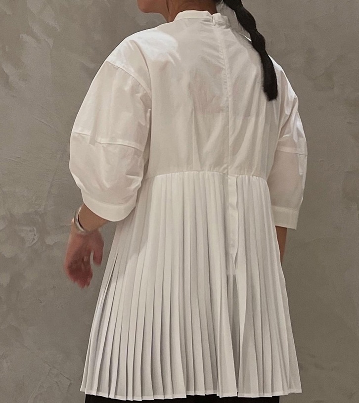 トップス シャツ 白シャツ ミディアム丈 袖あり 5分袖 五分袖 ラウンドネック 襟なし 切り替えデザイン ドッキング プリーツ 綿 かわいい 大人可愛い きれいめ シンプル 大人 上品 おしゃれ トップス シャツ 白シャツ ミディアム丈 袖あり 5分袖 五分袖 ラウンドネック 襟なし 切り替えデザイン ドッキング プリーツ 綿 かわいい 大人可愛い きれいめ シンプル 大人 上品 おしゃれ