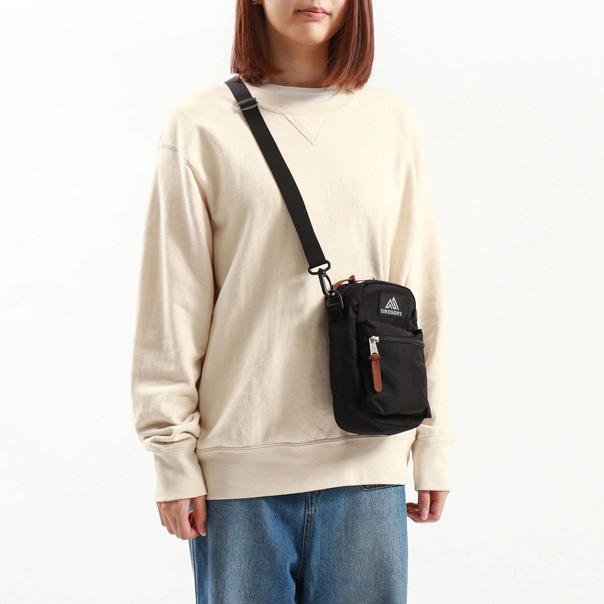 日本正規品 ショルダーバッグ メンズ レディース 軽い ミニ 斜めがけ 縦型 ナイロン 軽量 スポーティー 黒 CLASSIC イージーポケット 日本正規品 ショルダーバッグ メンズ レディース 軽い ミニ 斜めがけ 縦型 ナイロン 軽量 スポーティー 黒 CLASSIC イージーポケット