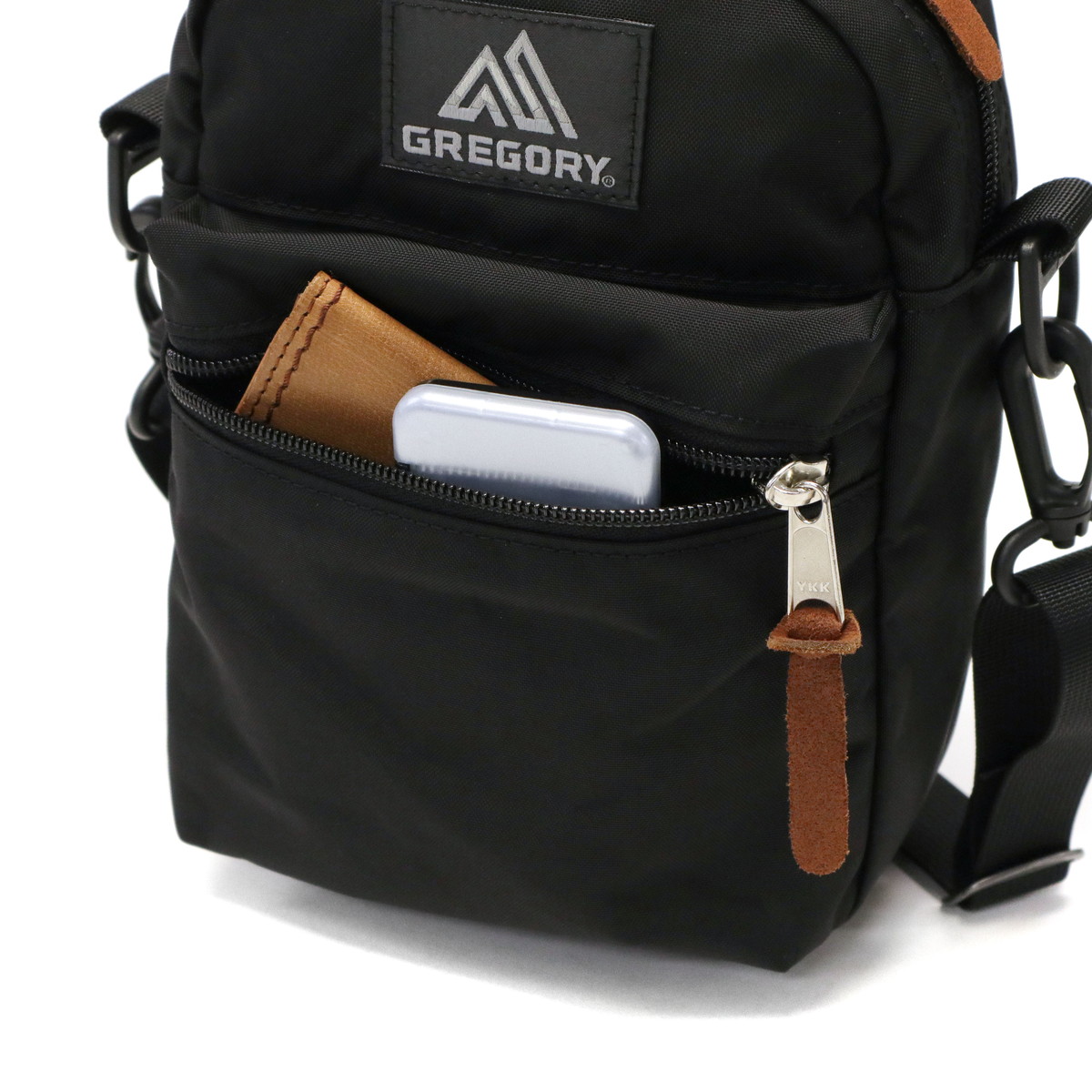 日本正規品 ショルダーバッグ メンズ レディース 軽い ミニ 斜めがけ 縦型 ナイロン 軽量 スポーティー 黒 CLASSIC イージーポケット 日本正規品 ショルダーバッグ メンズ レディース 軽い ミニ 斜めがけ 縦型 ナイロン 軽量 スポーティー 黒 CLASSIC イージーポケット