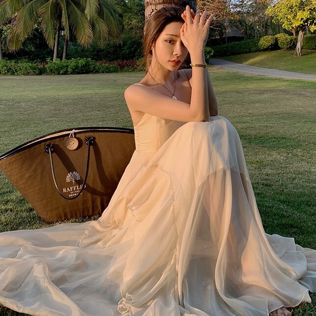 キャミソールワンピース ホワイト ワンピース スリム 細身 ストレート スマート かわいい きれいめ