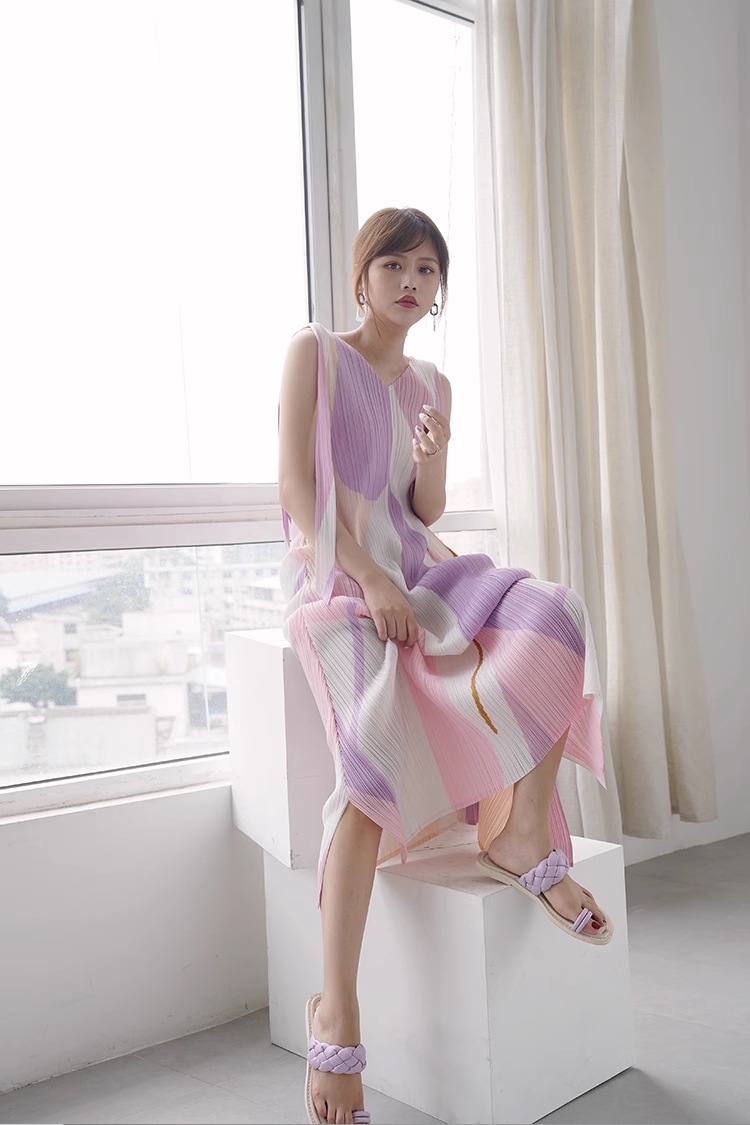 ホリデー ドレス 女性 ノースリーブ 夏 キャミソール スカート アメリカン スタイル ロング スカート 個性的 ワンピース ロング ロング丈 袖なし ノースリーブ Vネック 襟なし 大人可愛い