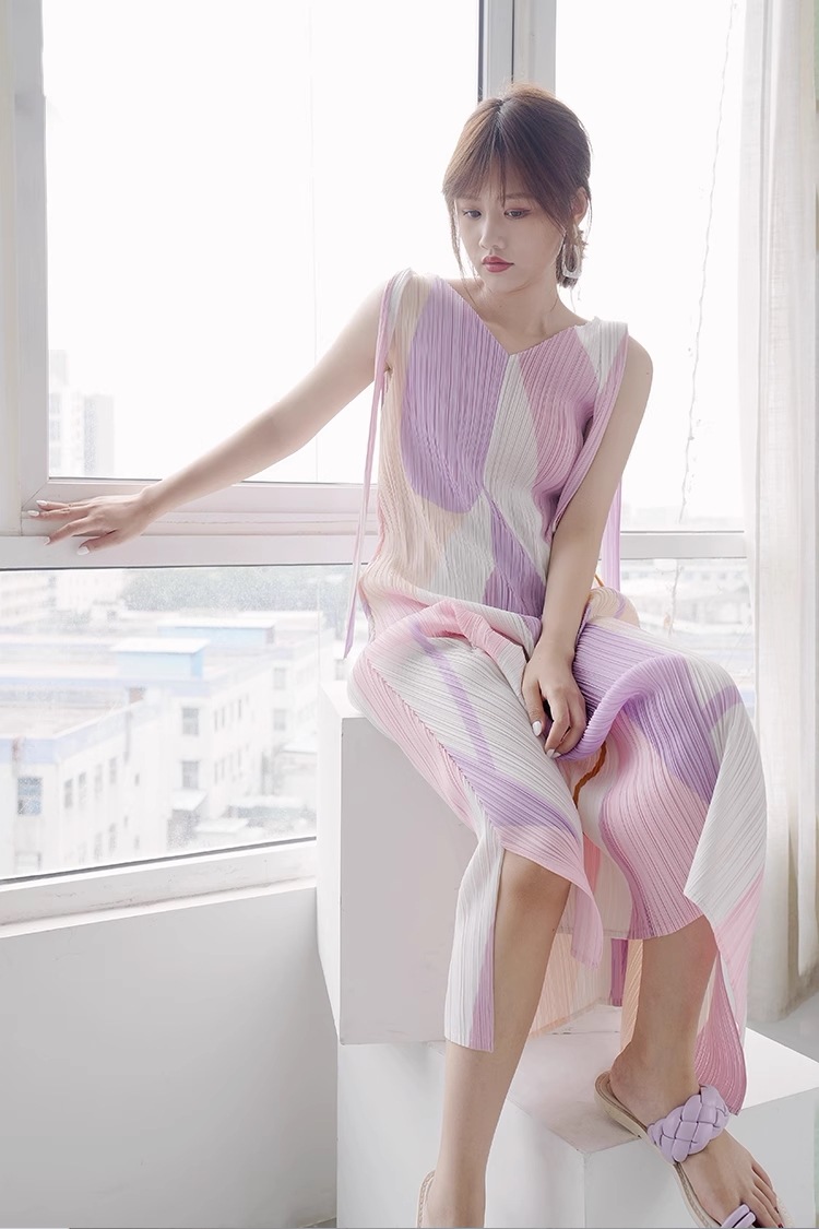 ホリデー ドレス 女性 ノースリーブ 夏 キャミソール スカート アメリカン スタイル ロング スカート 個性的 ワンピース ロング ロング丈 袖なし ノースリーブ Vネック 襟なし 大人可愛い