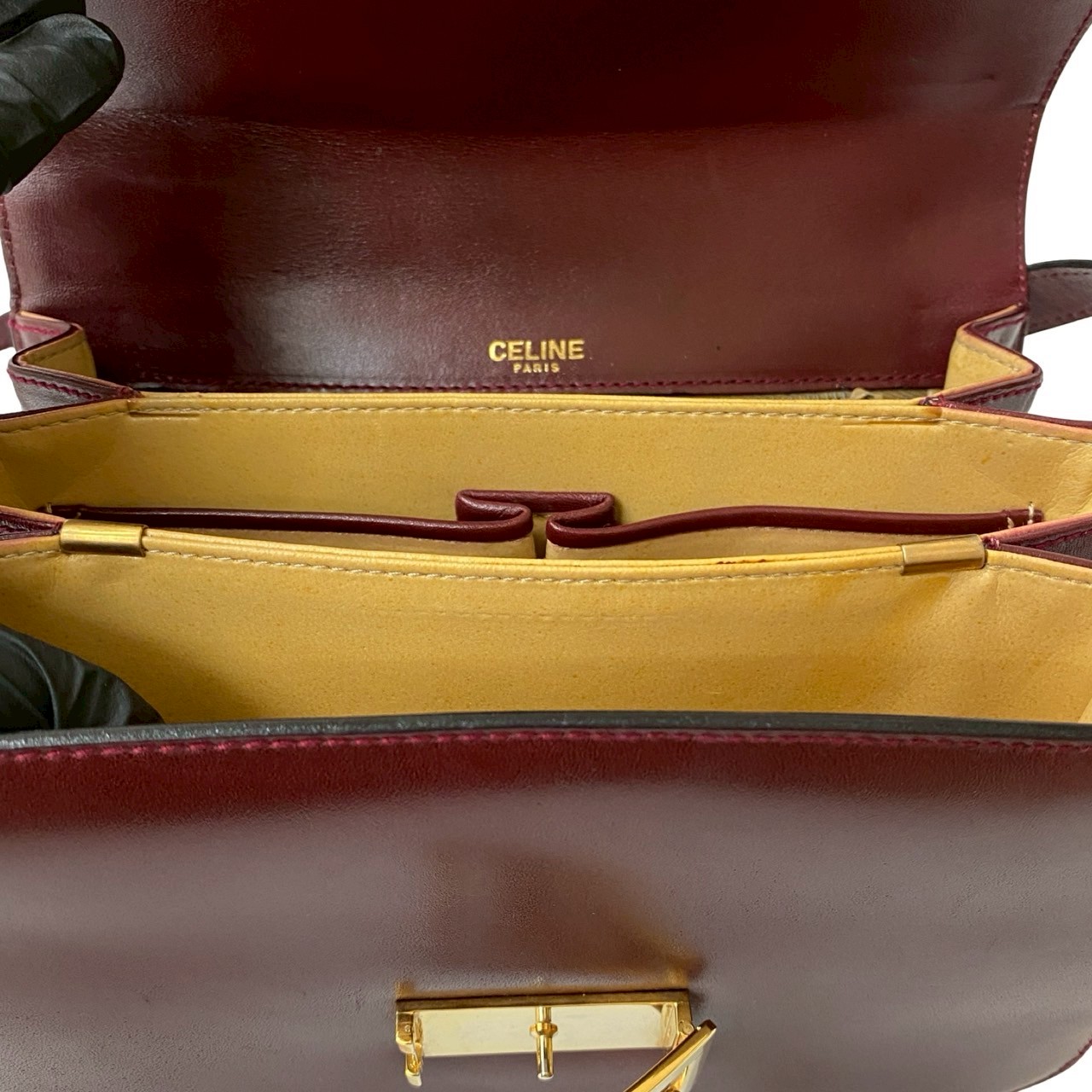 ヴィンテージ ロゴ 馬車金具 ショルダーバッグ レザー ワインレッド 28500 ヴィンテージ ロゴ 馬車金具 ショルダーバッグ レザー ワインレッド 28500