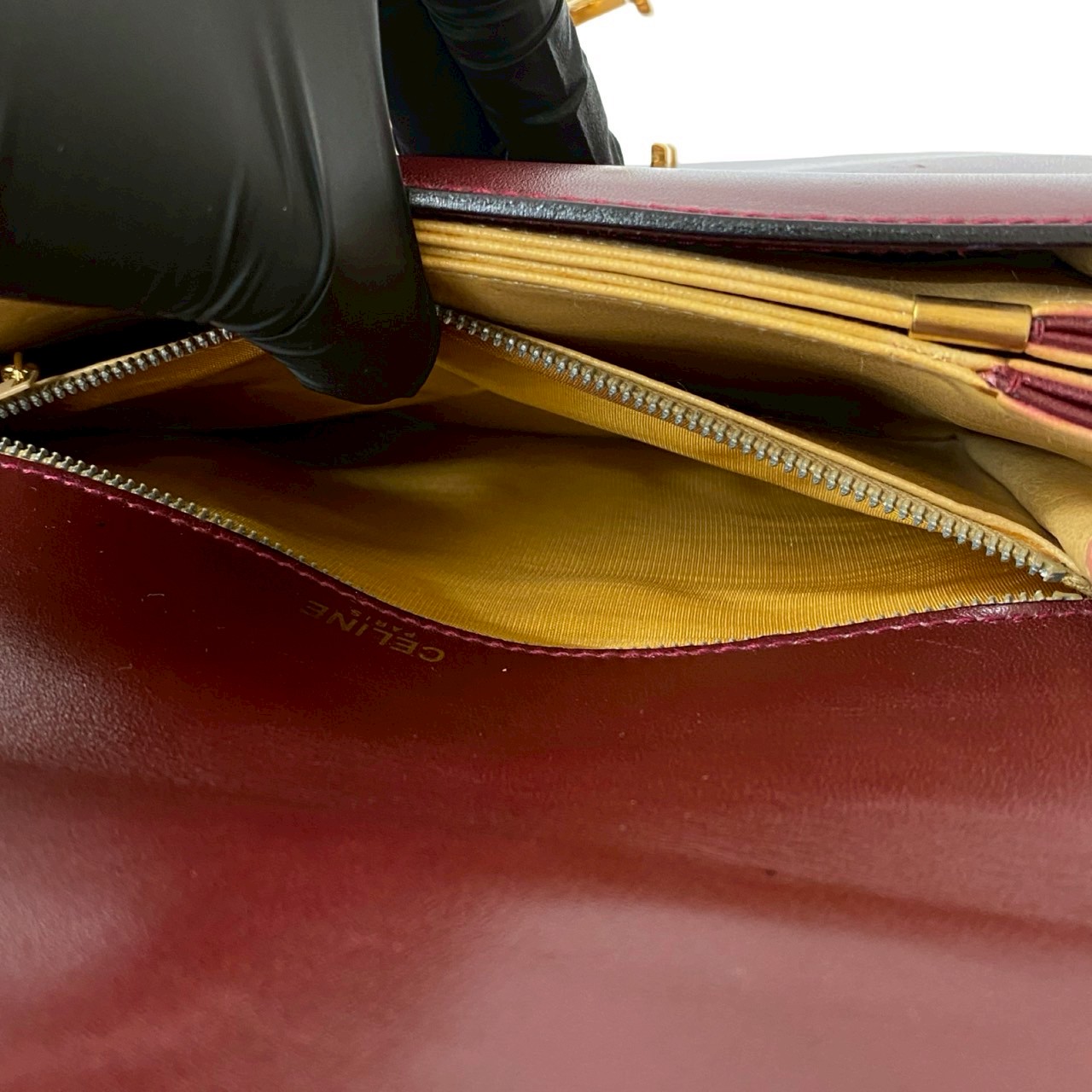 ヴィンテージ ロゴ 馬車金具 ショルダーバッグ レザー ワインレッド 28500 ヴィンテージ ロゴ 馬車金具 ショルダーバッグ レザー ワインレッド 28500