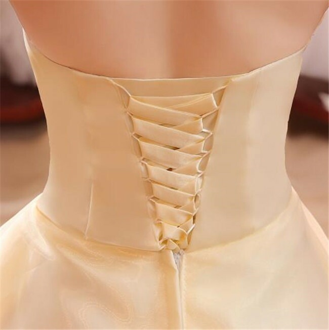 ホワイト/レッド /シャンパン ウェディングドレス　ウェディングドレス チャイナドレス風　オフショルダー Aライン 編み上げタイプ 撮影 披露宴 結婚式 演奏会 海外挙式ドレス　パーティードレス　花嫁