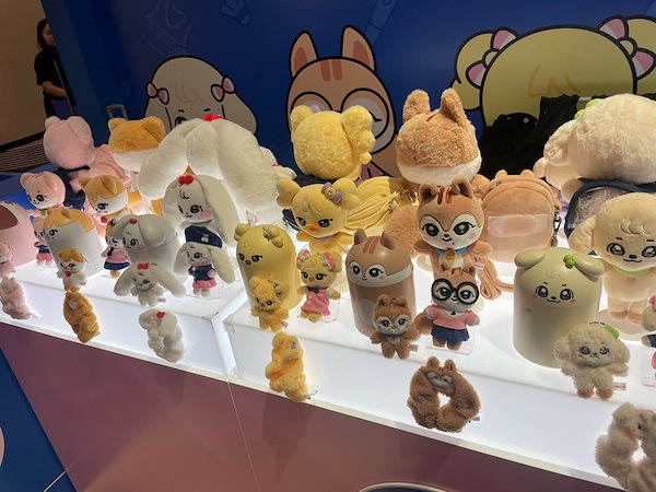 IVE POPUP minive キャラクターハグバッグ レイ トレカ付き IVE