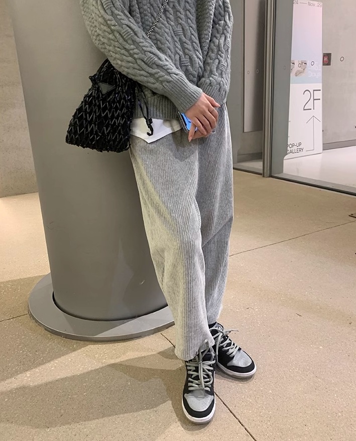 ボトムス ソフトコーデュロイ パンツ ワイドレッグ ハイウエスト ウエストゴム 9分丈 スウェット ワイド ルーズシルエット 伸縮性 厚手 かわいい 大人可愛い シンプル カジュアル おしゃれ