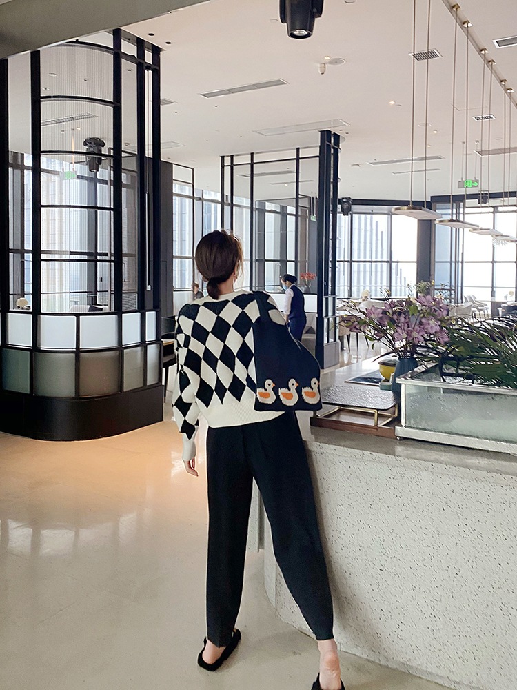 トップス ニット カーディガン チェック タータンチェック ショート丈 ミニ丈 Ｖネック ボタン付き 可愛い かわいい セクシー 綺麗系 ラフ ドルマン ゆるっと 春 秋 冬 女子会 デート お散歩