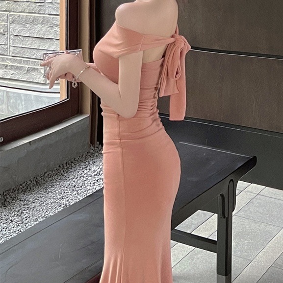 ワンピース 膝下 ミモレ ミモレ丈 袖なし ノースリーブ Vネック オフショルダー オフショル ホルターネック スリム タイト 細身 かわいい 大人可愛い きれいめ おしゃれ お洒落 かっこいい ワンピース 膝下 ミモレ ミモレ丈 袖なし ノースリーブ Vネック オフショルダー オフショル ホルターネック スリム タイト 細身 かわいい 大人可愛い きれいめ おしゃれ お洒落 かっこいい