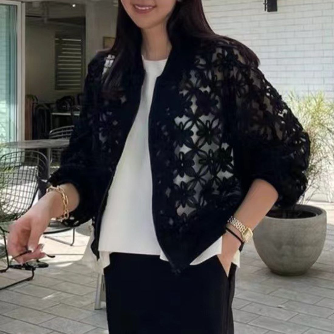 【早い者勝ちタイムセール】大人っぽく華やかな印象のレースブルゾン アウター 上着 ライトアウター 羽織 夏 ノーカラー ジップアップ おしゃれ レース 抜け感 シアー シースルー 透け感 花柄レース 【早い者勝ちタイムセール】大人っぽく華やかな印象のレースブルゾン アウター 上着 ライトアウター 羽織 夏 ノーカラー ジップアップ おしゃれ レース 抜け感 シアー シースルー 透け感 花柄レース