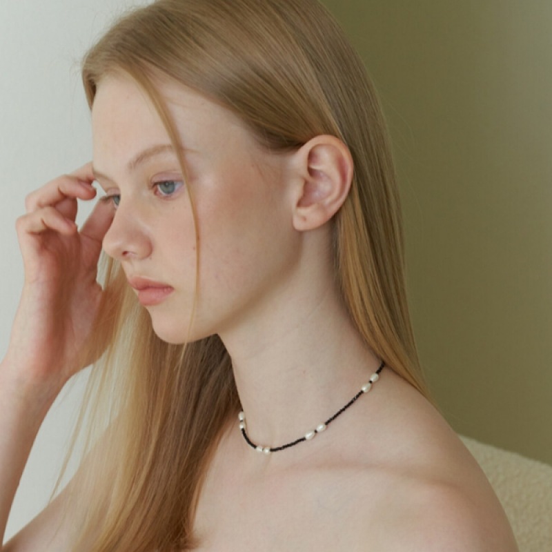 KINDABABY ガラスリボン ブラック ネックレス KINDABABY ガラスリボン ブラック ネックレス