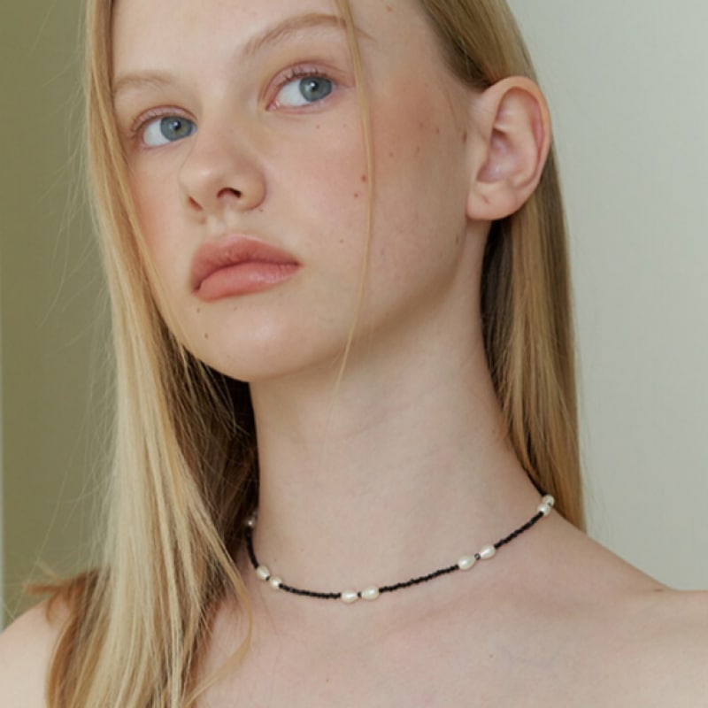 KINDABABY ガラスリボン ブラック ネックレス KINDABABY ガラスリボン ブラック ネックレス